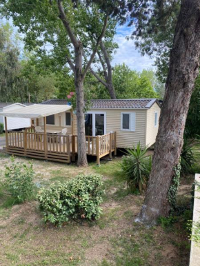 Mobil-home camping 3 étoiles 6 couchages climatisé avec piscine chauffée